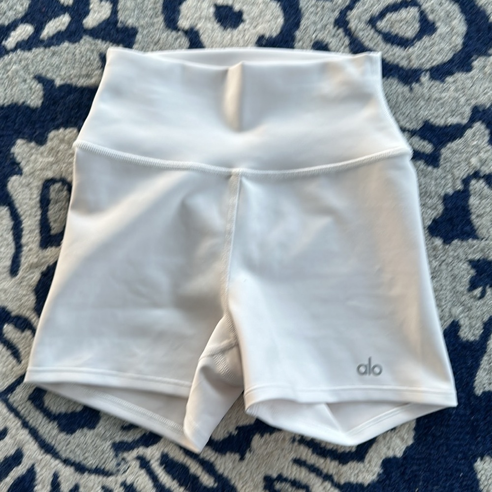 Alo air lift shorts